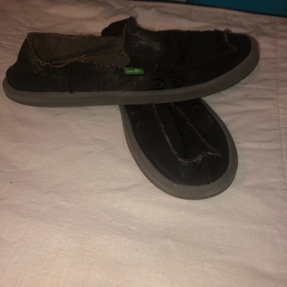 Black Sanuks - Picture 2 of 4